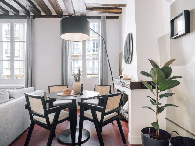 1 Bedroom apartment in Notre Dame, Paris Amsterdam Apartments for Rent