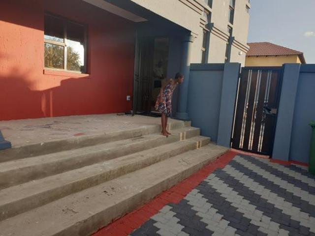 1 Bedroom Apartment in Olievenhoutbos
