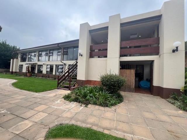 1 Bedroom Apartment in Alan Manor