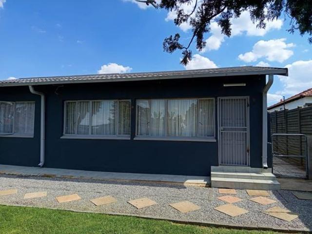 1 Bedroom Apartment in Bonaero Park
