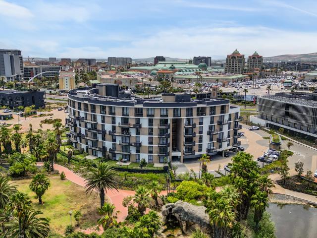 1 Bedroom Apartment in Century City