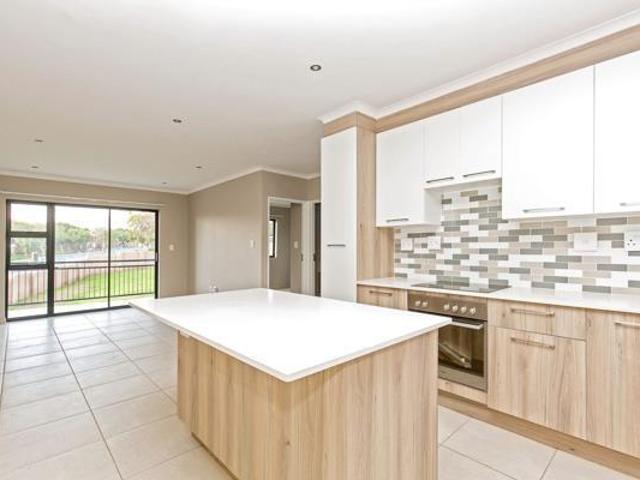 1 Bedroom Apartment in Die Hoewes