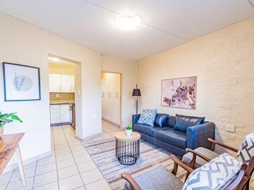 1 Bedroom Apartment in Die Hoewes