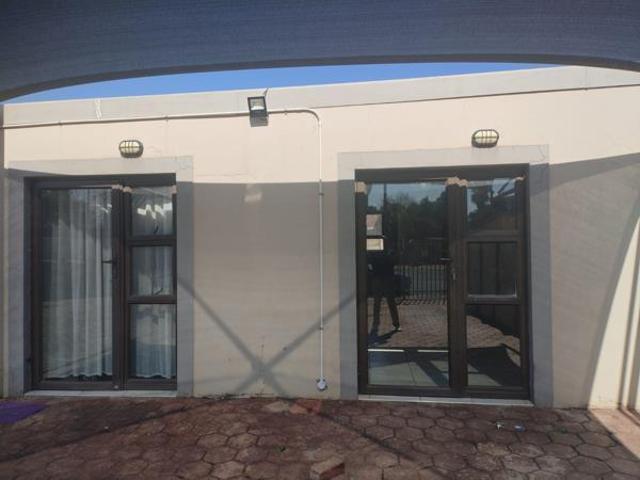 1 Bedroom Apartment in Doornpoort