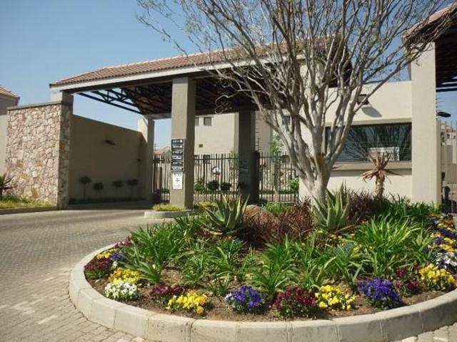 1 Bedroom Apartment in Douglasdale