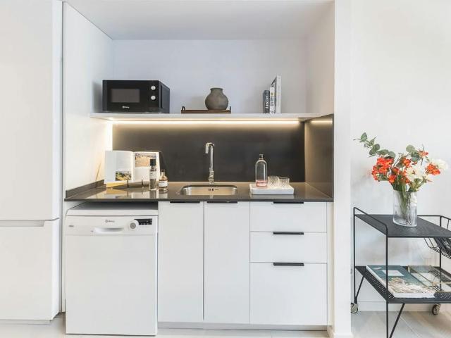 1 Bedroom Apartment in El Born, Barcelona Amsterdam Apartments for Rent