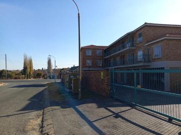 1 Bedroom Apartment in Esther Park