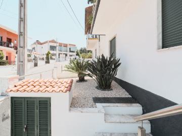 1 Bedroom Apartment in Liberdade Neighborhood