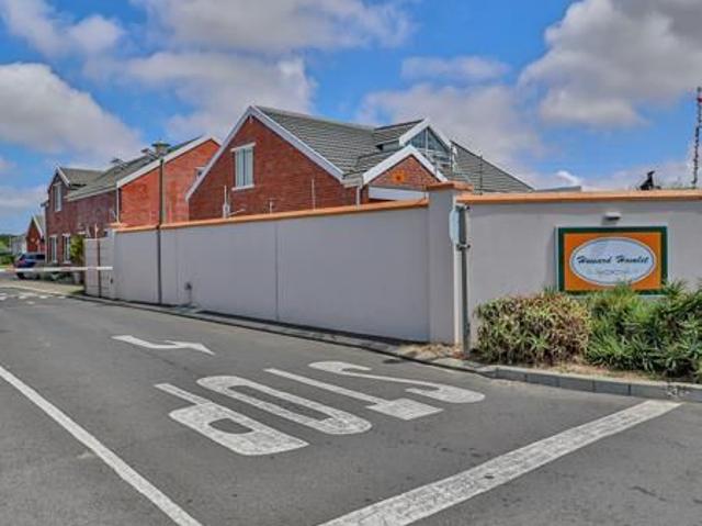 1 Bedroom Apartment in Pinelands