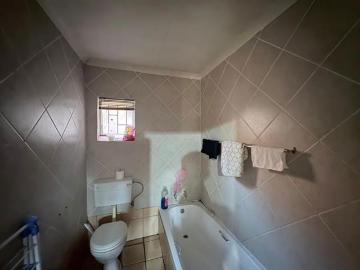 1 Bedroom Apartment in Potchefstroom Central