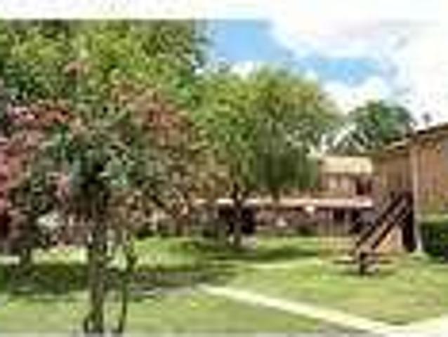 1 bedroom Apartment in Quiet Building Longview. $623/mo