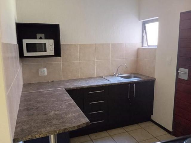 1 Bedroom Apartment in Ruimsig