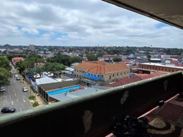 1 Bedroom Apartment in Roodepoort North
