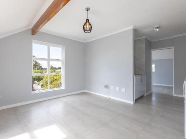 1 Bedroom Apartment in Rondebosch East