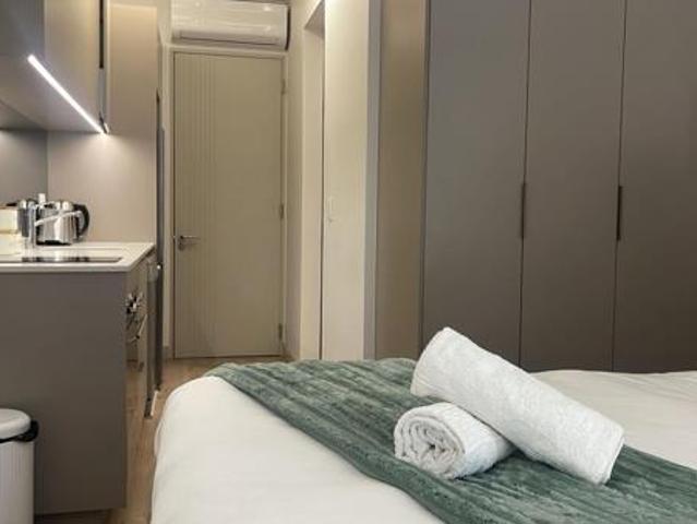 1 Bedroom Apartment in Rosebank