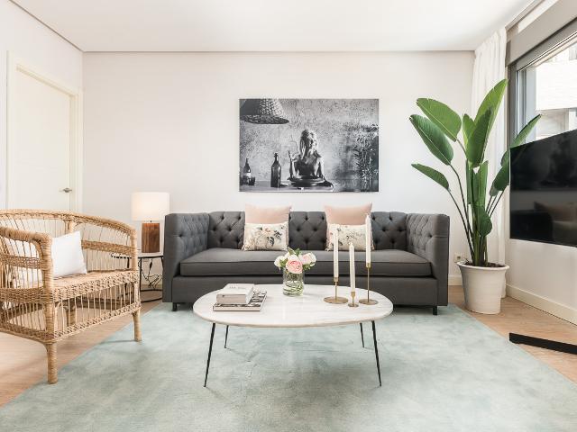 1 Bedroom Apartment in Sanchinarro with a Pool