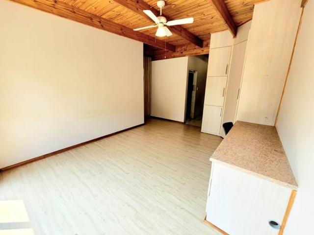 1 Bedroom Apartment in Universitas