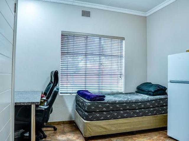 1 Bedroom Apartment in Valhalla