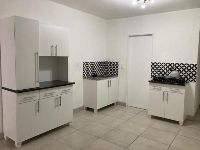 1 Bedroom Apartment in Wynberg