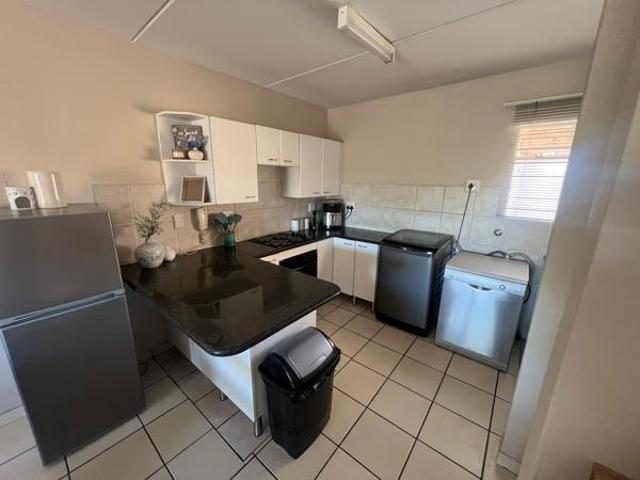 1 Bedroom Apartment in Weltevreden Park