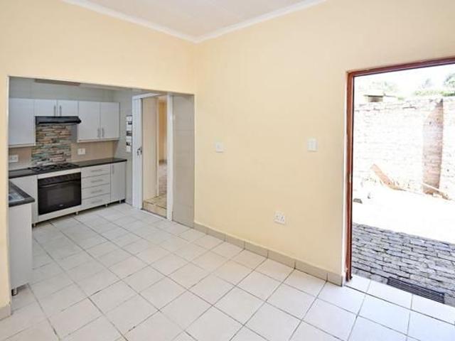 1 Bedroom Apartment in Westdene