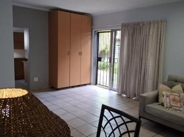 Apartment to rent in Clubview East