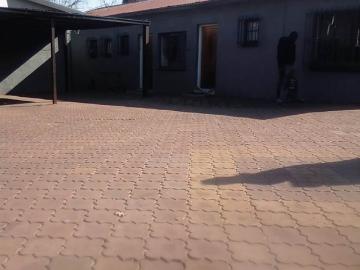 1 Bedroom Apartment in Witbank Central