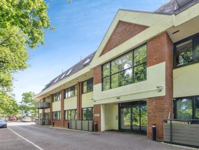 1 Bedroom Apartment Leatherhead Surrey 101676993
