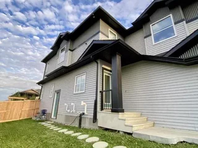 1 Bedroom Apartment Leduc AB 103651653