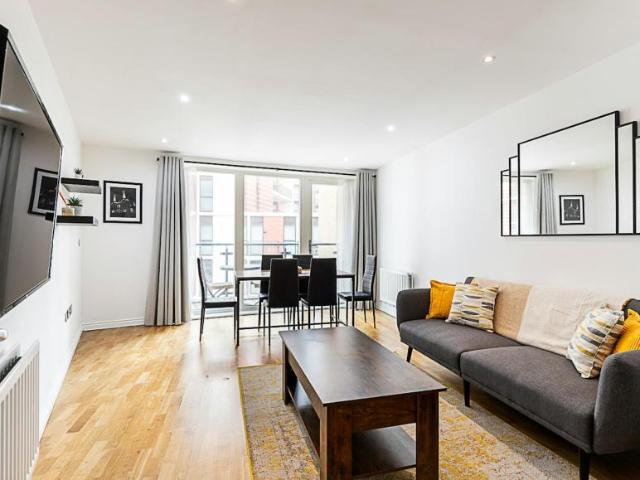 1 Bedroom Apartment London London 104183383