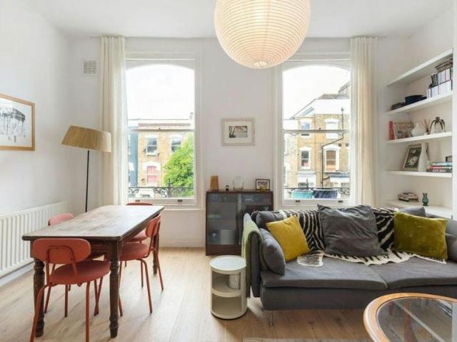 1 Bedroom Apartment London London 104896047