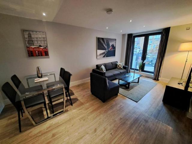 1 Bedroom Apartment London London 100811913