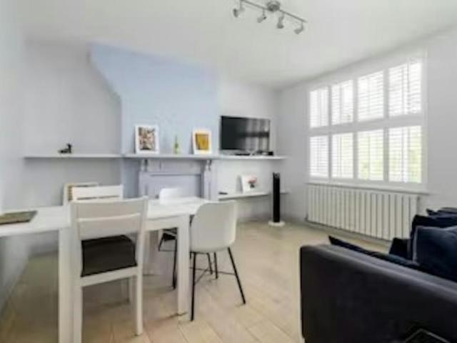 1 Bedroom Apartment London London 101587726