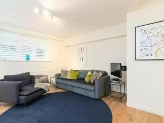1 Bedroom Apartment London London 101642402