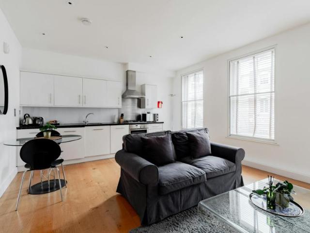 1 Bedroom Apartment London London 102885035