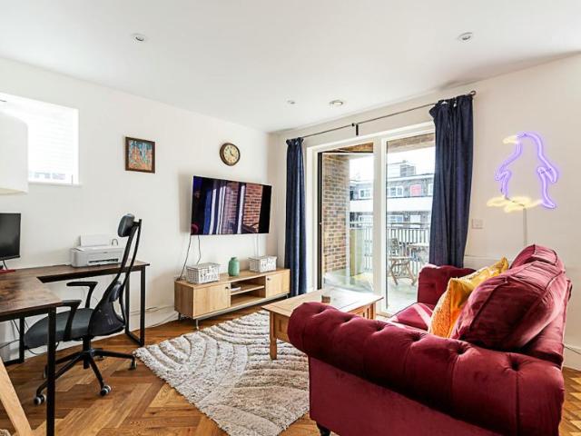 1 Bedroom Apartment London London 103580052