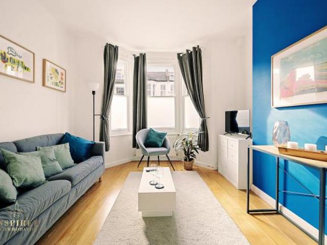 1 Bedroom Apartment London London 67243176