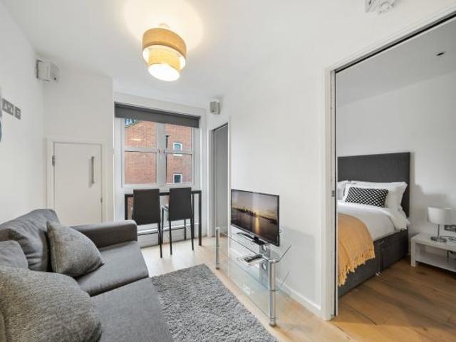 1 Bedroom Apartment London London 73339718