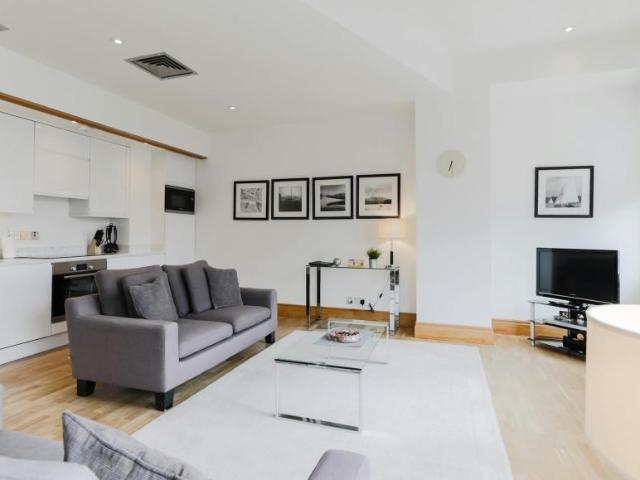 1 Bedroom Apartment London London 94641712
