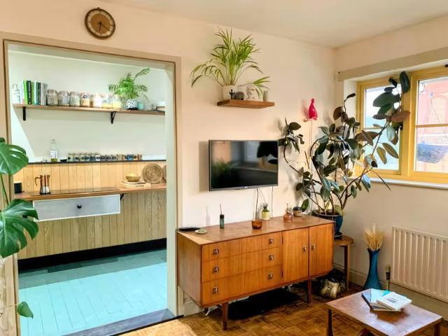 1 Bedroom Apartment London London 98633997