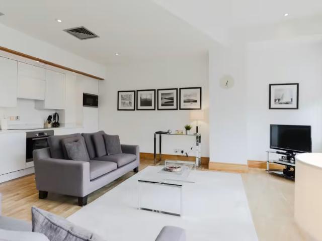 1 Bedroom Apartment London London 98634506