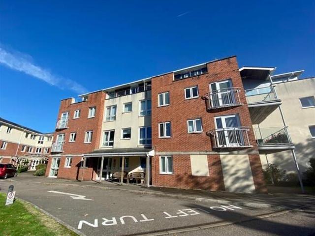 1 Bedroom Apartment Paignton Torbay 100733601