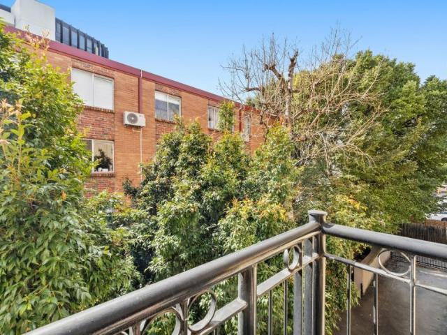 1 Bedroom Apartment Parkville VIC 102763377