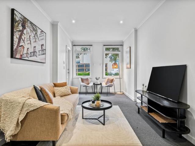 1 Bedroom Apartment Parkville VIC 102887758