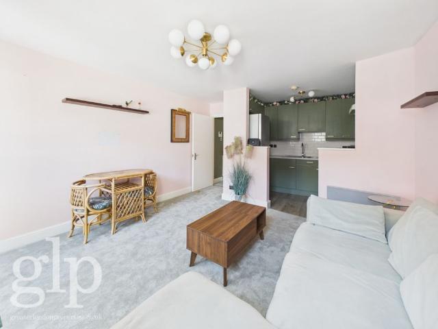 1 Bedroom Apartment, Peter Street, Soho, W1F