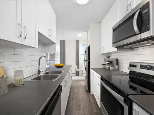 1 Bedroom Apartment Peterborough ON 104894371