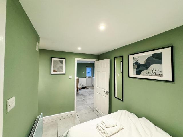 1 Bedroom Apartment Reading Reading 83660881