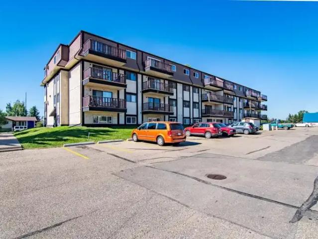 1 Bedroom Apartment Red Deer AB LS104106160