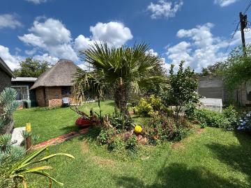 1 Bedroom Apartment Rented in Vaalpark