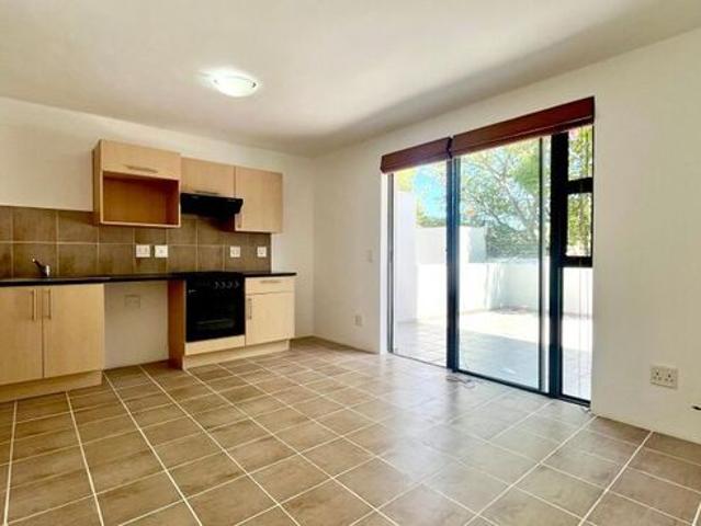1 Bedroom apartment rented in Zonnebloem, Cape Town
